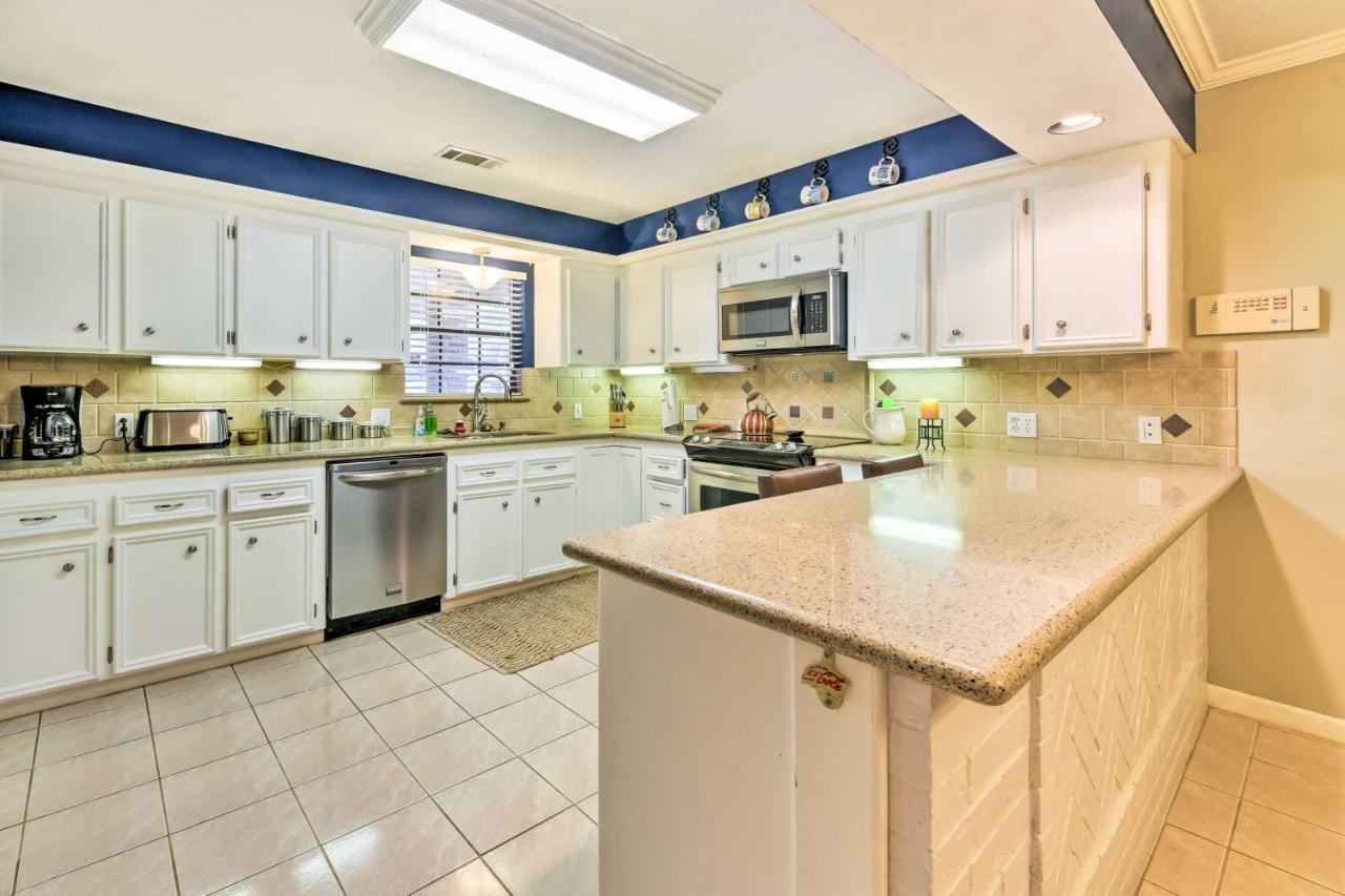 Quiet Lake Conroe Townhome With 2 Boat Slips! Willis Екстер'єр фото