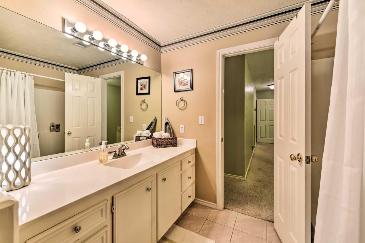 Quiet Lake Conroe Townhome With 2 Boat Slips! Willis Екстер'єр фото