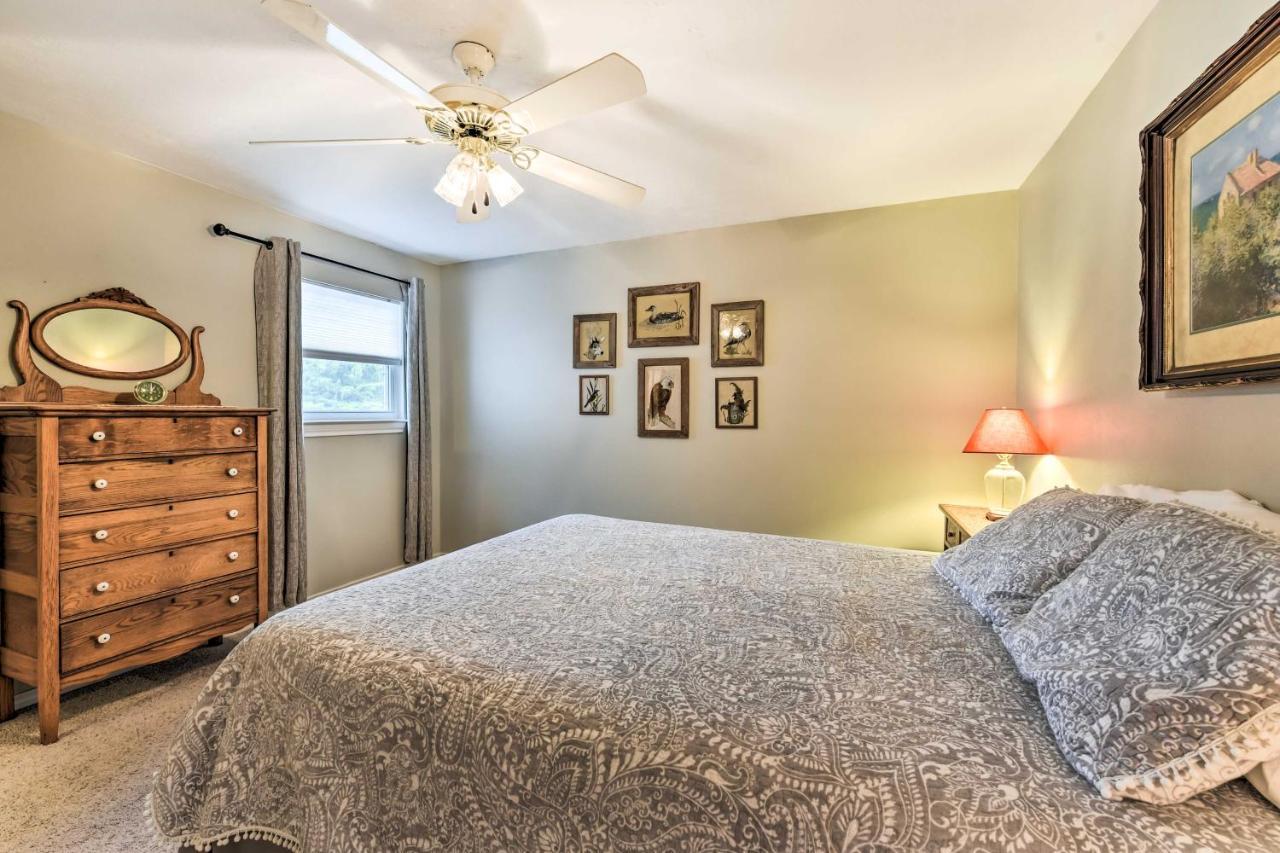 Quiet Lake Conroe Townhome With 2 Boat Slips! Willis Екстер'єр фото